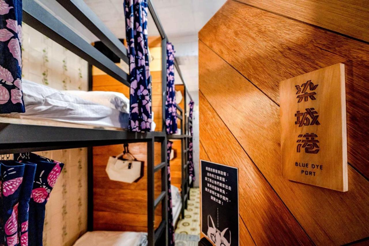 Local Backpacker Hostel Тайнан Екстериор снимка
