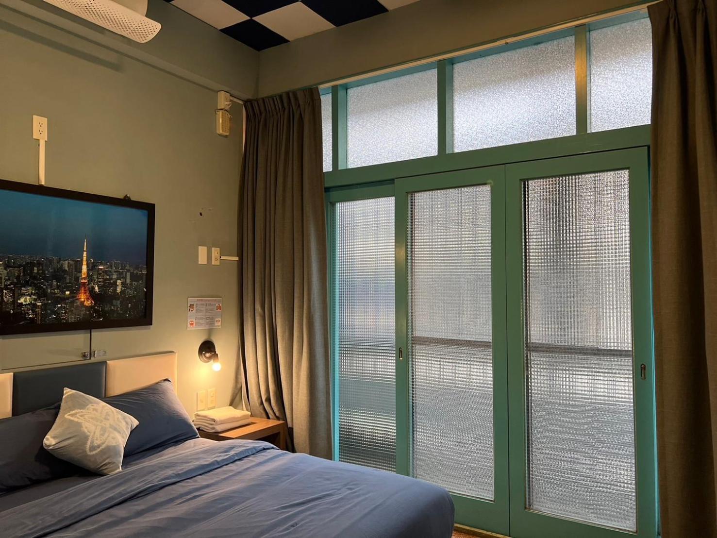 Local Backpacker Hostel Тайнан Екстериор снимка